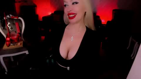 Snapshot of findom_god chatting on May 15, 2:24 pm AlfaFemale online show from May 15, 2:24 pm