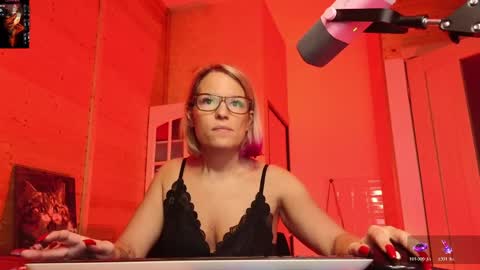 Lady online show from April 10, 6:12 pm