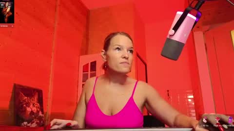 Snapshot of findom_lady_shine chatting on April 22, 7:04 pm Lady online show from April 22, 7:04 pm