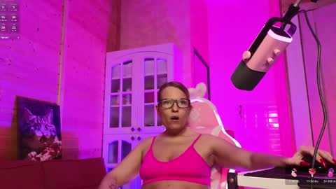 Snapshot of findom_lady_shine chatting on April 30, 4:24 pm Lady online show from April 30, 4:24 pm