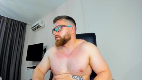 FindomGuyXXX online show from April 16, 9:39 pm
