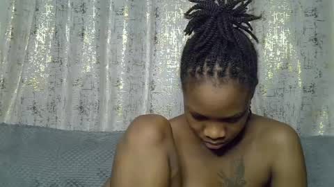 Snapshot of fine_queen12 chatting on July 13, 6:44 pm fine_queen12 online show from July 13, 6:44 pm