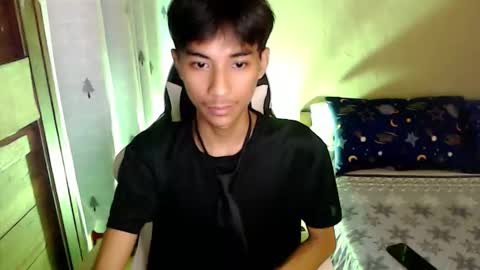 fineboii_rey18 online show from September 11, 3:28 am