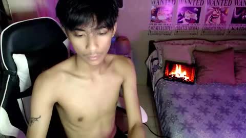 fineboii_rey18 online show from May 7, 9:58 am