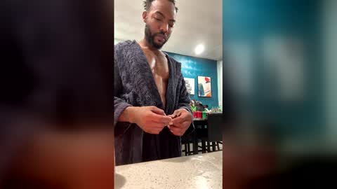 Snapshot of finessegod26 chatting on January 7, 1:19 am finessegod26 online show from January 7, 1:19 am