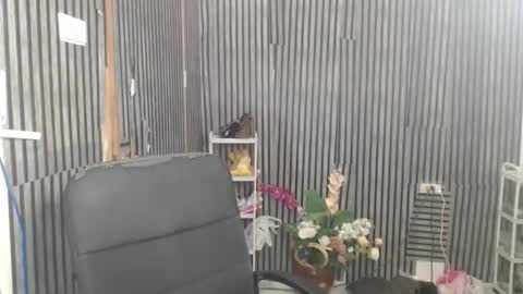 fiona908995 online show from May 14, 1:34 am