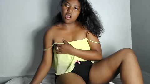 Snapshot of fiona_00 chatting on May 7, 4:51 am fiona_00 online show from May 7, 4:51 am