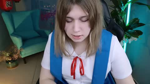 Snapshot of fioramarmoris chatting on December 12, 4:53 pm fiora online show from December 12, 4:53 pm