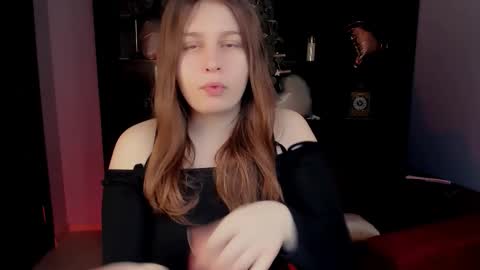 fiora online show from February 18, 5:25 am