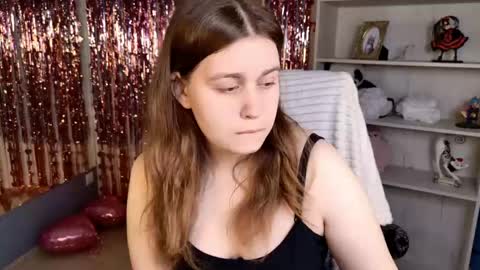 Snapshot of fioramarmoris chatting on May 31, 5:59 am fiora online show from May 31, 5:59 am
