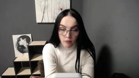 fiore_valery online show from November 19, 9:53 am