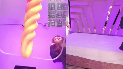 fiorellaricci_ online show from January 12, 1:38 pm