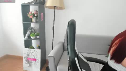 Snapshot of fire_emily chatting on June 21, 1:19 am fire_emily online show from June 21, 1:19 am