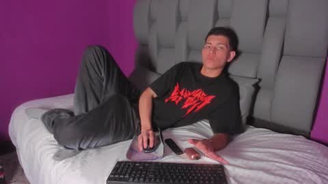 Nicolas online show from December 22, 8:39 pm