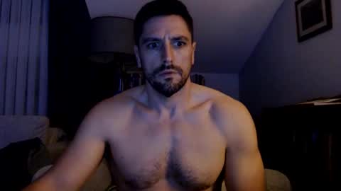 Snapshot of fitandgutfucker chatting on May 19, 9:32 pm fitandgutfucker online show from May 19, 9:32 pm
