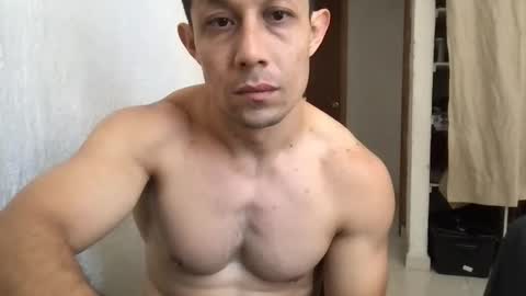 Snapshot of fitboyman chatting on February 23, 4:24 pm fitboyman online show from February 23, 4:24 pm