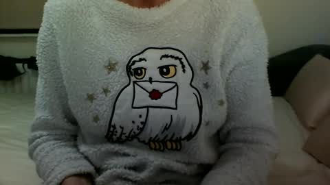 Snapshot of fitbut chatting on February 10, 8:21 pm Fitbut online show from February 10, 8:21 pm