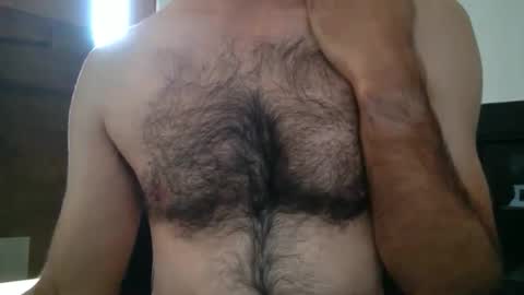 Snapshot of fitfriendlyandhairy chatting on January 8, 9:23 pm fitfriendlyandhairy online show from January 8, 9:23 pm