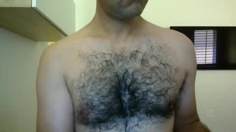 Snapshot of fitfriendlyandhairy chatting on May 17, 8:38 pm fitfriendlyandhairy online show from May 17, 8:38 pm