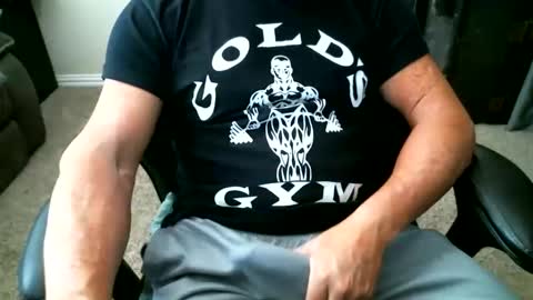 fitguy40 online show from October 22, 6:51 pm