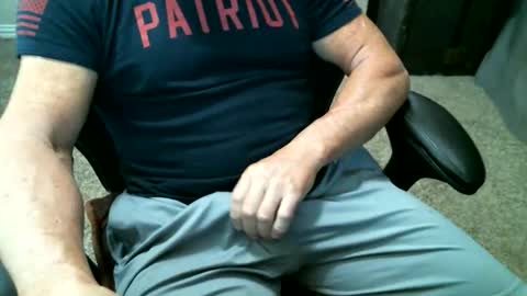 fitguy40 online show from November 29, 9:29 pm