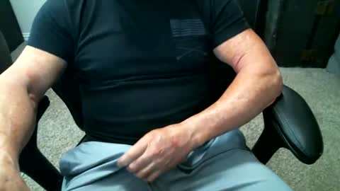 fitguy40 online show from May 8, 7:19 pm