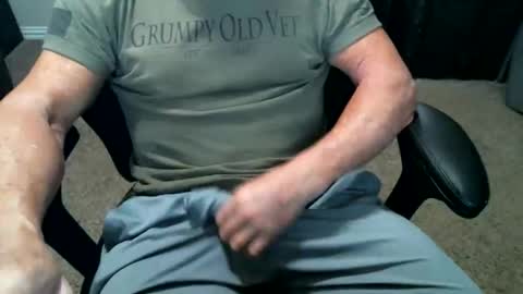 fitguy40 online show from May 15, 3:24 am