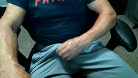 fitguy40 online show from May 17, 3:26 am