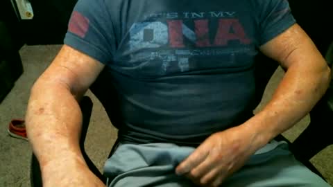 fitguy40 online show from June 28, 3:23 am