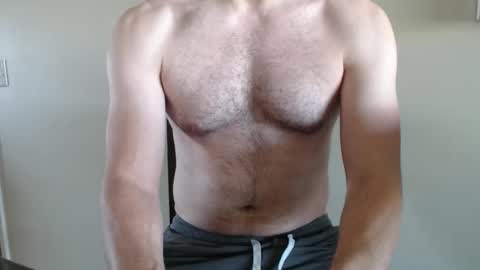 Snapshot of fithubby80 chatting on October 31, 4:08 pm fithubby80 online show from October 31, 4:08 pm