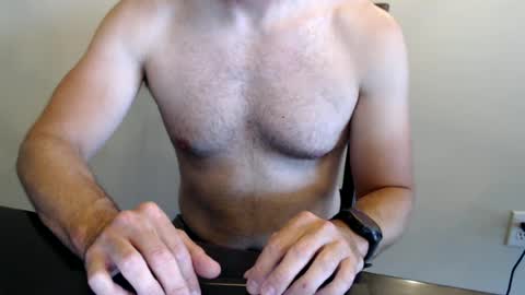 Snapshot of fithubby80 chatting on June 22, 10:07 pm fithubby80 online show from June 22, 10:07 pm