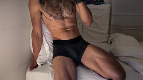 Snapshot of fitjacques chatting on June 17, 2:36 am fitjacques online show from June 17, 2:36 am