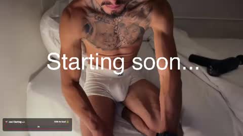 Snapshot of fitjacques chatting on August 1, 2:33 am fitjacques online show from August 1, 2:33 am