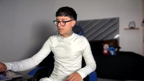 Snapshot of fj_araujo chatting on June 19, 11:30 pm fj_araujo online show from June 19, 11:30 pm