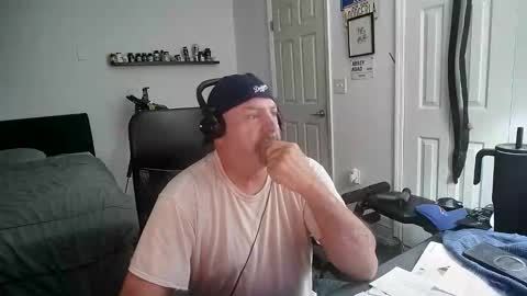 Snapshot of flaguy3233 chatting on February 15, 2:52 am Florida guy online show from February 15, 2:52 am