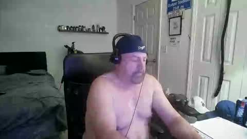 Snapshot of flaguy3233 chatting on February 18, 8:27 pm Florida guy online show from February 18, 8:27 pm