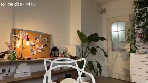 Snapshot of flaming_hotty chatting on February 16, 5:04 pm Eva online show from February 16, 5:04 pm