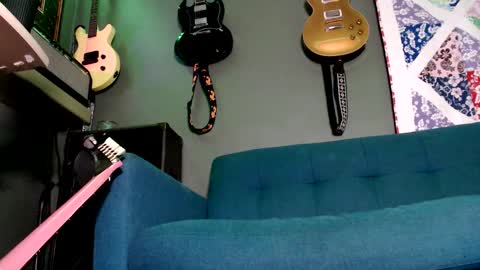 Flannel Dong online show from November 27, 4:42 pm