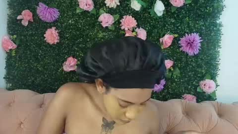 Snapshot of flavia_cruz chatting on April 27, 12:25 pm Flavia online show from April 27, 12:25 pm