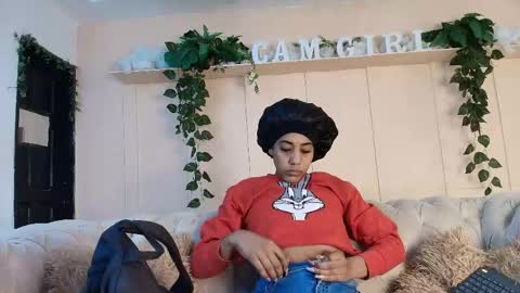 Snapshot of flavia_cruz chatting on May 13, 12:13 pm Flavia online show from May 13, 12:13 pm