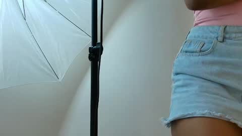 Snapshot of flavia_cruz chatting on May 18, 12:22 pm Flavia online show from May 18, 12:22 pm