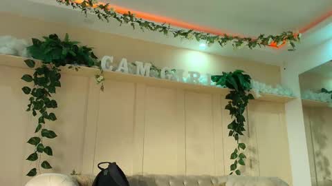 Snapshot of flavia_cruz chatting on May 21, 12:01 pm Flavia online show from May 21, 12:01 pm