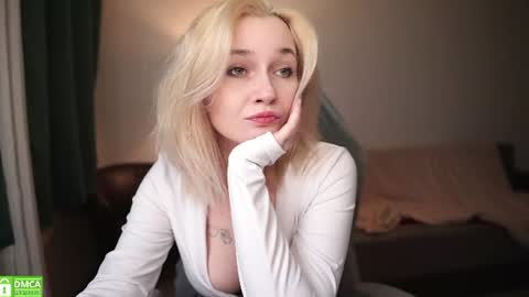 Snapshot of fleurdelisa chatting on July 5, 9:00 pm Lisa online show from July 5, 9:00 pm