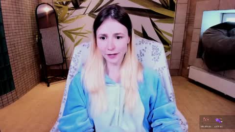 Snapshot of fleximona chatting on May 16, 9:06 am FlexiMona online show from May 16, 9:06 am