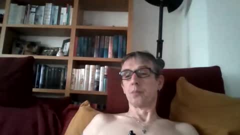Snapshot of flinx71 chatting on April 13, 5:24 am Ralf online show from April 13, 5:24 am
