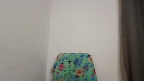 Snapshot of flirty_arrya chatting on July 15, 7:02 am flirty_arrya online show from July 15, 7:02 am