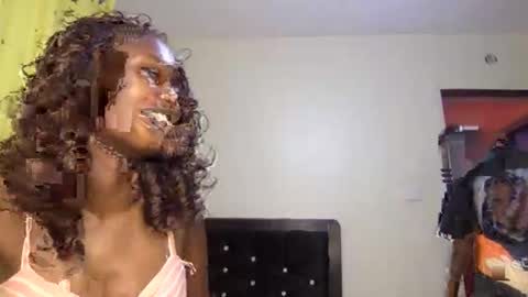 Snapshot of flirtyy_sheery chatting on May 3, 10:49 pm sheery online show from May 3, 10:49 pm