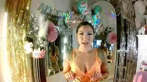 Snapshot of flobella chatting on August 4, 12:25 am Flobella online show from August 4, 12:25 am
