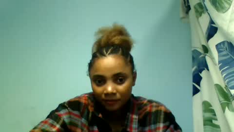 Snapshot of flooreenceee chatting on July 11, 10:07 am flooreenceee online show from July 11, 10:07 am
