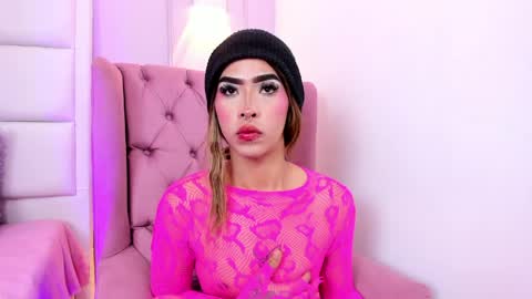 Snapshot of flor_pink chatting on May 21, 4:52 am Flor online show from May 21, 4:52 am